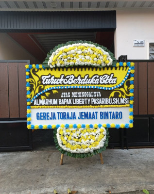 Papan Bunga Duka di Solor