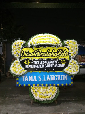 Papan Bunga Duka di Solor